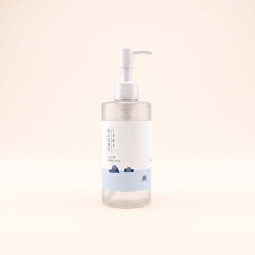 ROUND LAB 1025 Dokdo Cleansing Oil bottle